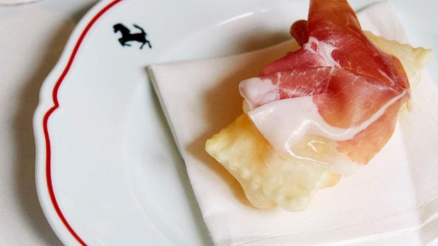 Ferrari Punya Resto Mewah di Italia, Chefnya Massimo Bottura!