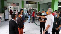 Direktur RSUD Jepara, Bambang Dwipo, mengatakan bed occupancy rate (BOR) di rumah sakit itu sudah penuh. Bahkan ada pasien COVID-19 yang belum bisa ditangani.