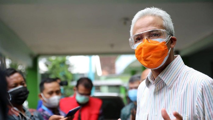 Kabupaten Jepara menjadi zona merah penyebaran virus Corona. Gubernur Jawa Tengah, Ganjar Pranowo pun melakukan inspeksi mendadak atau sidak di RSUD Kartini Jepara.