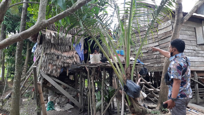 Kandang ayam tempat pasutri lansia tinggal 7 tahun di Sumsel Kandang ayam tempat pasutri lansia tinggal 7 tahun di Sumsel