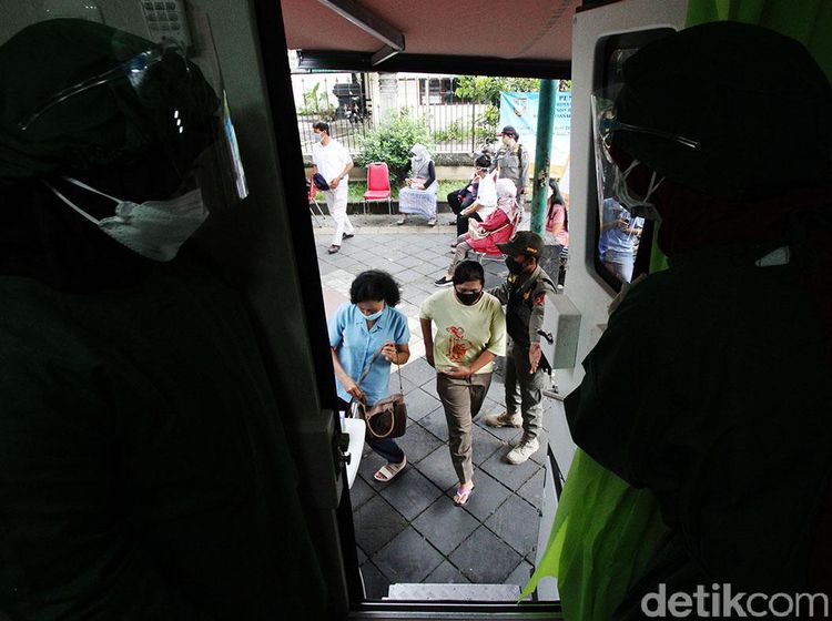 Asyik... Kini Ada Bus Vaksin Keliling di Solo