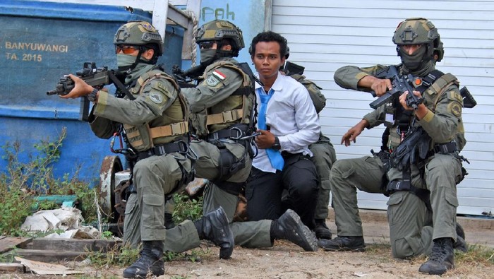 latihan bersama marinir Indonesia dan AS pembebasan sandera