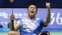 Ini merupakan momen saat Markis Kido, yang berpasangan dengan Hendra Setiawan, menang rubber game lawan Lee Yong-Dae/Chung Jae-Sung di Asian Games 2010 (Foto: AFP/LIU JIN)
