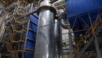 Setelah proses tersebut selanjutnya sampah dipindah ke area first combustion chamber lalu second combution chamber, dan berakhir di boiler untuk proses pembakaran.  