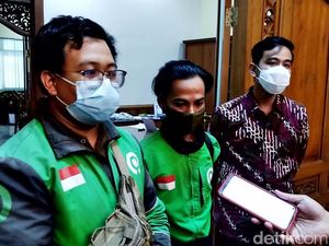 Momen Gibran Bertemu Ojol Viral yang Jadi tersangka Antar Dus Miras