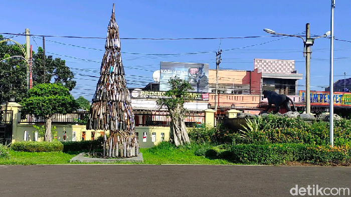 Monumen Knalpot Bising di Cianjur
