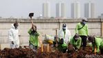 Pemakaman Korban COVID-19 Mulai Ramai Lagi