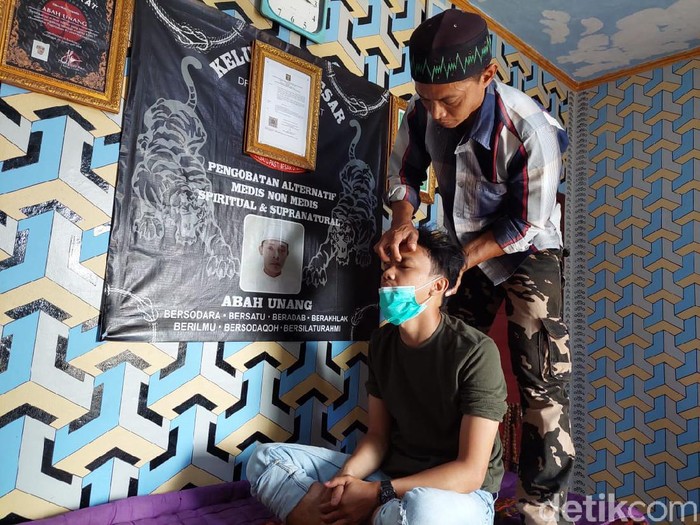 Praktisi pengobatan tradisional menolak kena pajak