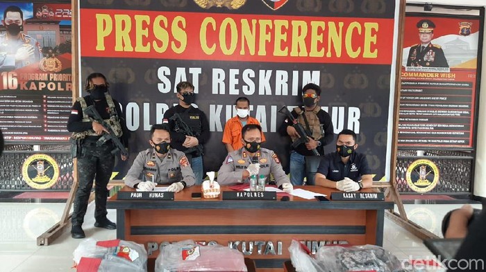 Pria di Kutai Timur, Kaltim, berinisial AH (30) menebas anak dan istrinya hingga tewas. Pelaku juga menyerang jemaah masjid (dok Istimewa)