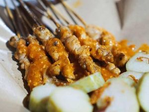 5 Tempat Makan Sate Taichan yang Gurih Pedasnya Mantul