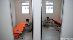 Rusun Nagrak Cilincing disiapkan sebagai antisipasi lonjakan COVID-19 di Jakarta. Ada 2.500 tempat tidur yang bisa digunakan pasien isolasi Corona.