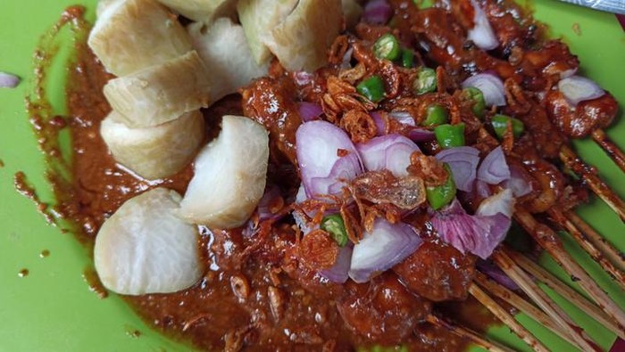 5 Warung Sate Ayam Madura di Jakarta untuk Santap Siang