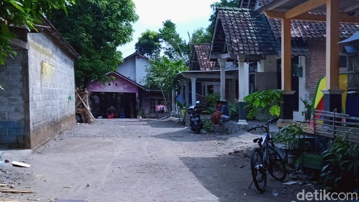 Sepinya Desa di Klaten Gegara Klaster COVID-19 Suasana sepi tampak di Desa Tijayan, Kecamatan Manisrenggo, Klaten, Jawa Tengah, Selasa (15/6/2021).