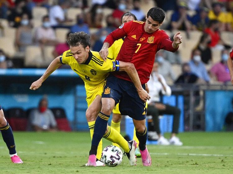 Skor Kacamata Spanyol vs Swedia di Depan Spider-Man & Superman