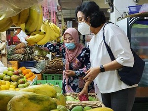 Kala Sri Mulyani Bicara Pajak Sembako ke Pedagang Pasar