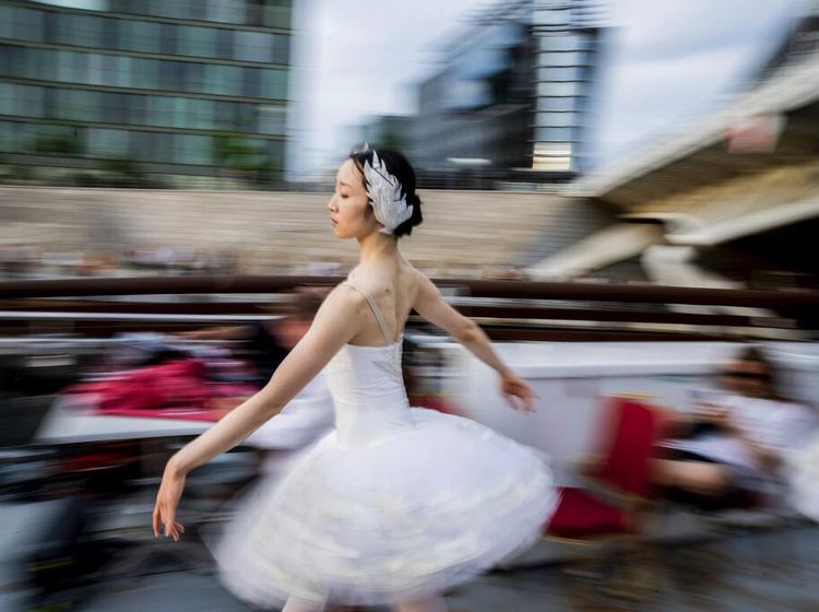 Tarian Balet Swan Lake Untuk Hibur Turis di Berlin