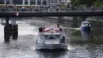 Tarian Balet Swan Lake Untuk Hibur Turis di Berlin