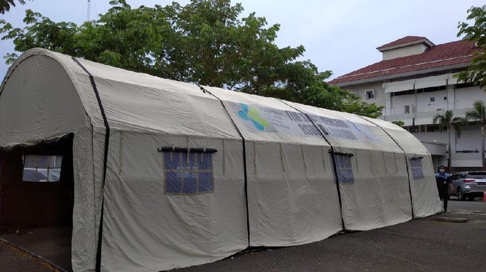 Tenda di RSUP dr Kariadi Tenda di RSUP dr Kariadi. dok istimewa via Angling (sudah izin pemilik foto)