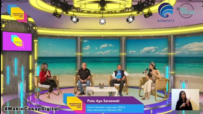 Upaya Membangkitkan Ekonomi Digital Desa di Bali Kominfo, Siberkreasi, STMIK Primakara dan Relawan TIK Provinsi Bali menyelenggarakan Kegiatan Literasi Digital Nasional bertajuk 'Indonesia Makin Cakap Digital'.