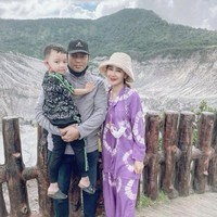 Dari pernikahan dengan AKBP Tri Gofarudin Pulungan, Uut Permatasari dikaruniai seorang putra bernama bernama Rafif Athallah Pulungan. Sang anak lahir pada 2016. Foto: Dok. Instagram @uutpermatasari