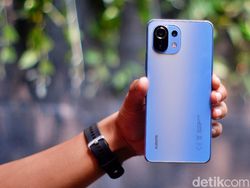 Unboxing Mi 11 Lite, HP Tipis Harga Rp 3 Jutaan