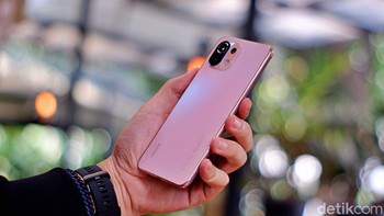 Ini Mi 11 Lite Peach Pink. Foto: Adi Fida Rahman/detikINET