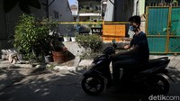 Lockdown lokal diberlakukan untuk mencegah penyebaran virus semakin meluas. Upaya ini dipantau langsung oleh Satgas Penanganan COVID-19 Medansatria.