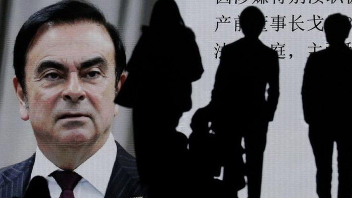 Bagaimana bapak dan anak membantu bos Nissan, Carlos Ghosn melarikan dari Jepang dalam koper