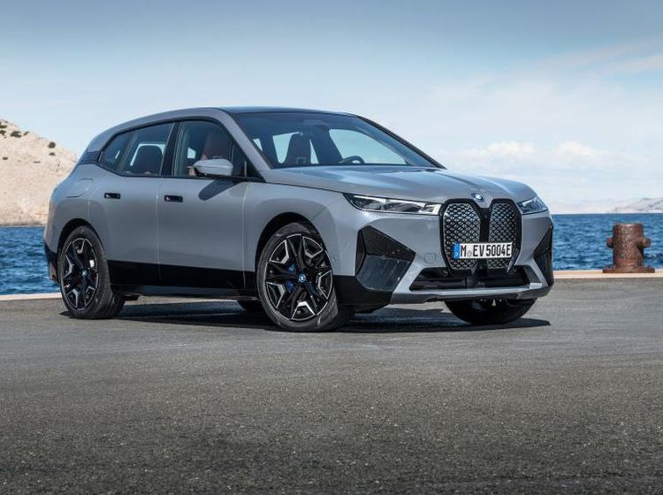 SUV Listrik BMW iX Seharga Rp 2 Miliaran