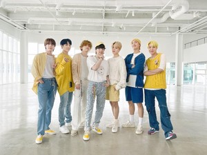 Ed Sheeran Dikonfirmasi Berpartisipasi di Lagu Baru BTS, Rilis Kapan?
