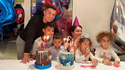 Cristiano Ronaldo Sosok Family Man yang Hobi Makan Bareng Keluarga