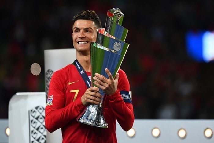 Cristiano Ronaldo Sosok βFamily Manβ yang Hobi Makan Bareng Keluarga Cristiano Ronaldo Sosok βFamily Manβ yang Hobi Makan Bareng Keluarga