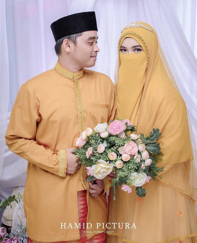 Cristin mengatakan acara pernikahannya diadakan pada 24 Mei 2021 di Gunung Tabur, Berau, Kalimantan Timur. Acara pernikahan tersebut mengusung konsep perpaduan syari Melayu. Foto: Dok. Instagram @christin_natalia.ip.