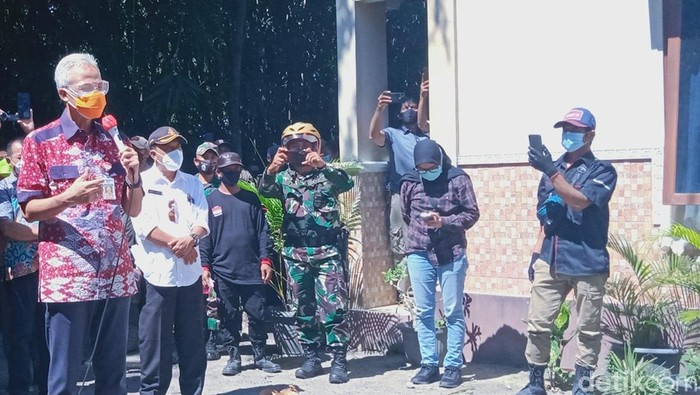 Gubernur Jateng Ganjar Pranowo saat kunker di Klaten, Rabu (16/6/2021)