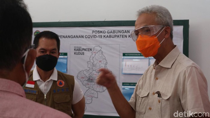 Gubernur Jawa Ganjar Pranowo saat kunker ke Kudus, Minggu (13/6/2021)
