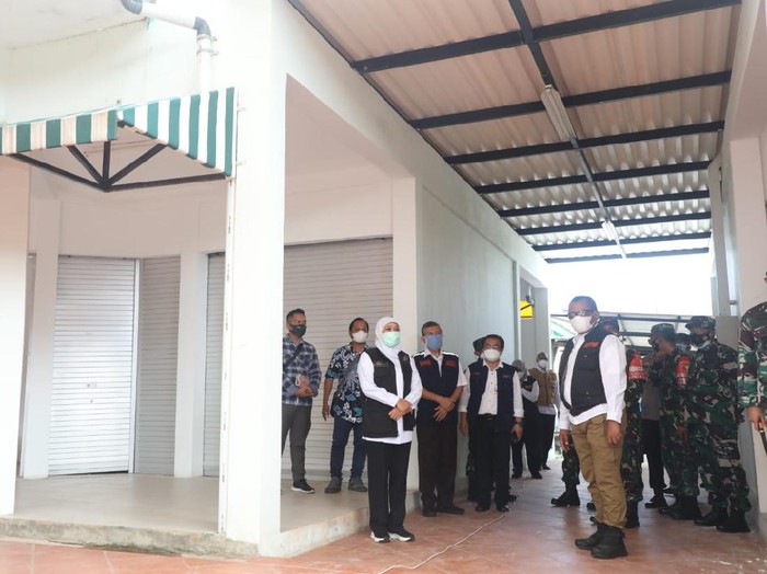 Kasus COVID-19 di Bangkalan, Madura terus naik. Tercatat, ada 599 kasus COVID-19 aktif di Bangkalan.