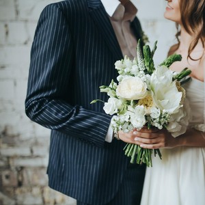 Pernikahan Viral, Pengantin Pria Dianggap Sempurna karena Istri Lebih Tua