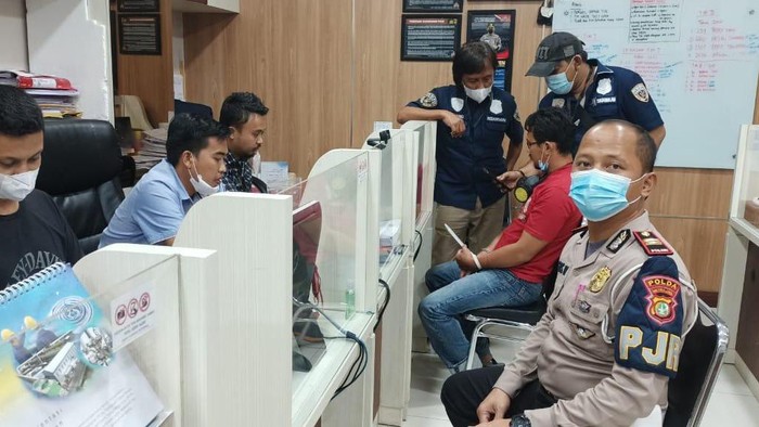 Ini Tampang Pengemudi Mobil Ngaku-ngaku Polisi. Foto dikirim oleh Dirlantas Polda Metro Jaya Kombes Sambodo Purnomo Yogo