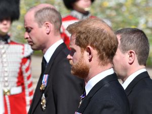 Pangeran Harry Tiba di Balmoral Usai Ratu Elizabeth Wafat, Istrinya Tak Hadir