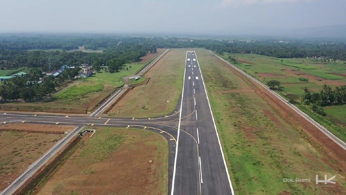 Landasan pacu Bandara Purbalingga