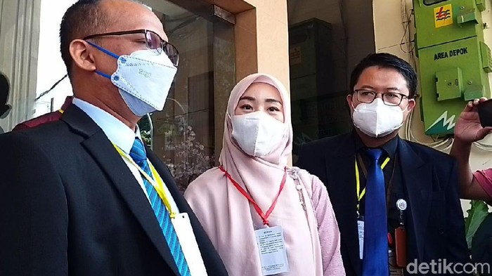 Larissa Chou hadiri sidang cerai