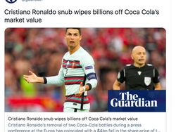 Meme Kocak Ronaldo Singkirkan Botol Coca Cola