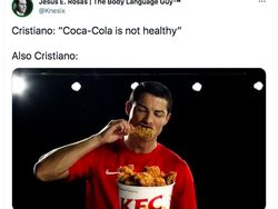 Meme Kocak Ronaldo Singkirkan Botol Coca Cola