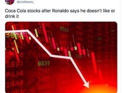 Meme Kocak Ronaldo Singkirkan Botol Coca Cola