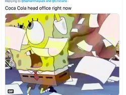 Meme Kocak Ronaldo Singkirkan Botol Coca Cola