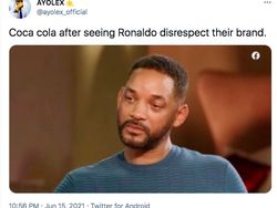 Meme Kocak Ronaldo Singkirkan Botol Coca Cola