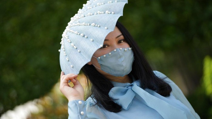 Royal Ascot merupakan acara balap kuda legendaris di Inggris. Kerap dihadiri kalangan elite, Royal Ascot juga jadi ajang para pencinta fashion adu gaya busana.