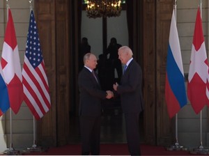 Bertemu Putin, Biden Ingatkan AS Tak Tolerir Campur Tangan Rusia