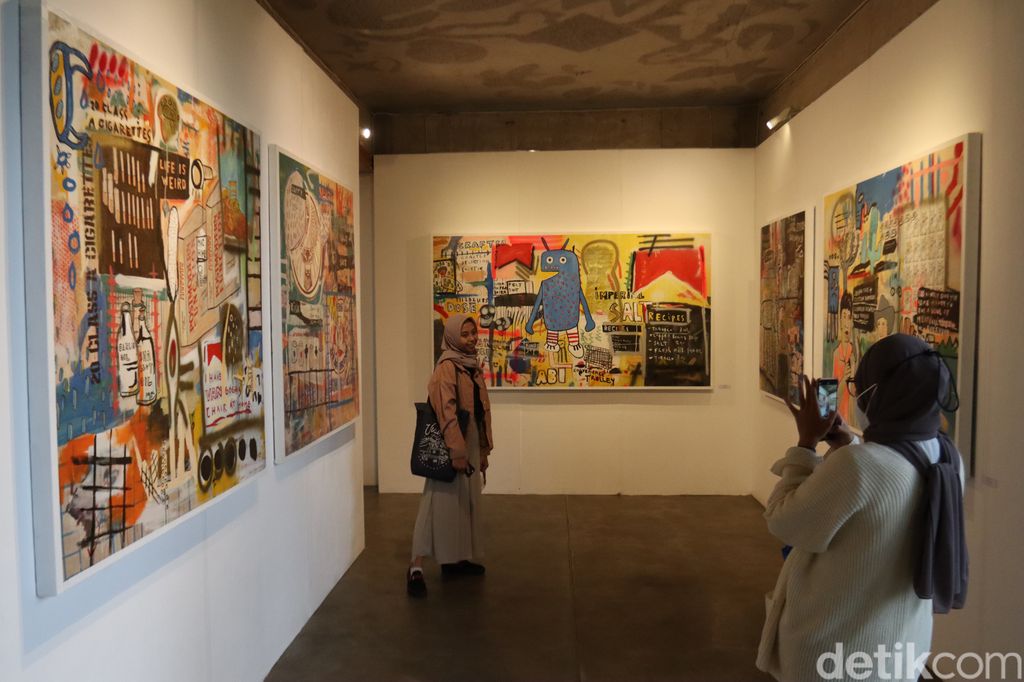 Pameran lukisan Tumpang Tindih karya Donni Afrianto