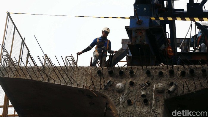 Kejar target untuk beroperasi di tahun 2022 mendatang, proyek kereta cepat Jakarta-Bandung, terus dikebut pembangunannya. Salah satunya di kawasan Jatibening, Kota Bekasi.